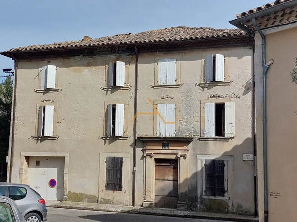 Maison 13p à Taulignan