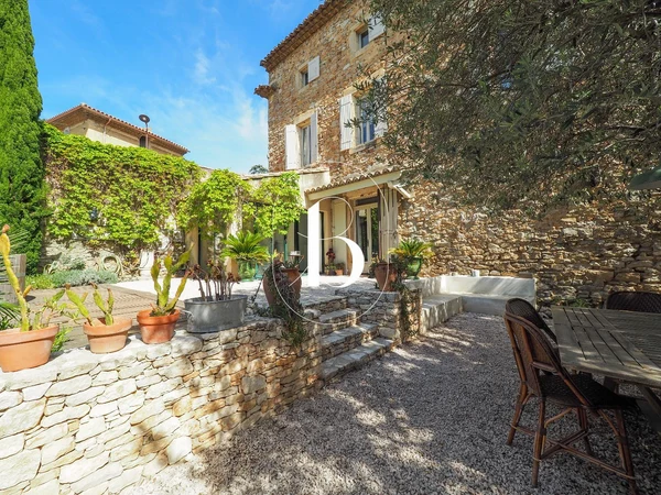 Maison 7p à Uzès