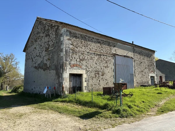Maison 1p à Lathus-Saint-Rémy