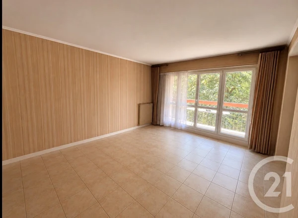 Appartement 4p à Évry