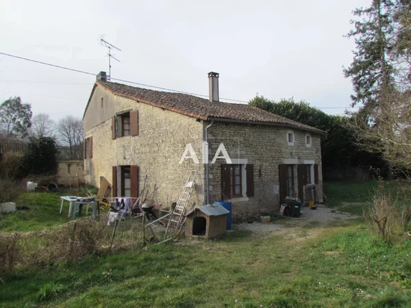 Maison 1p à Les Adjots