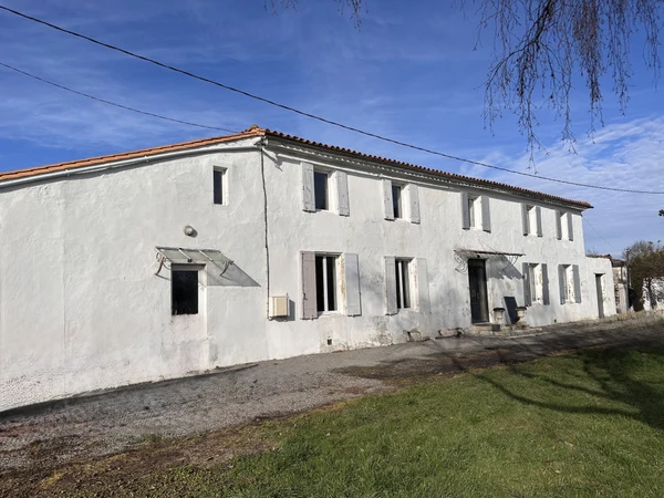 Maison 12p à Saint-Ciers-du-Taillon