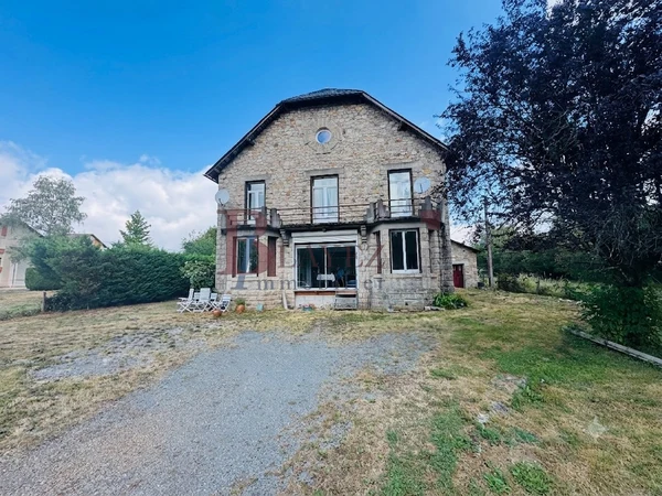Maison 7p à Saint-Priest-de-Gimel
