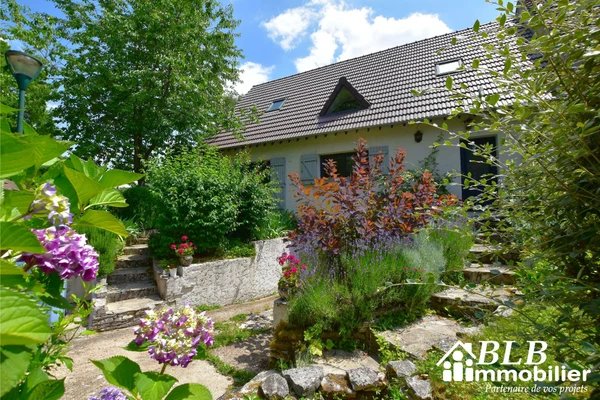 Maison 8p à Les Essarts-le-Roi
