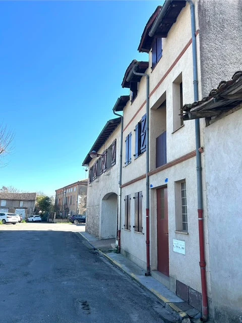 Immeuble 0p à Nègrepelisse