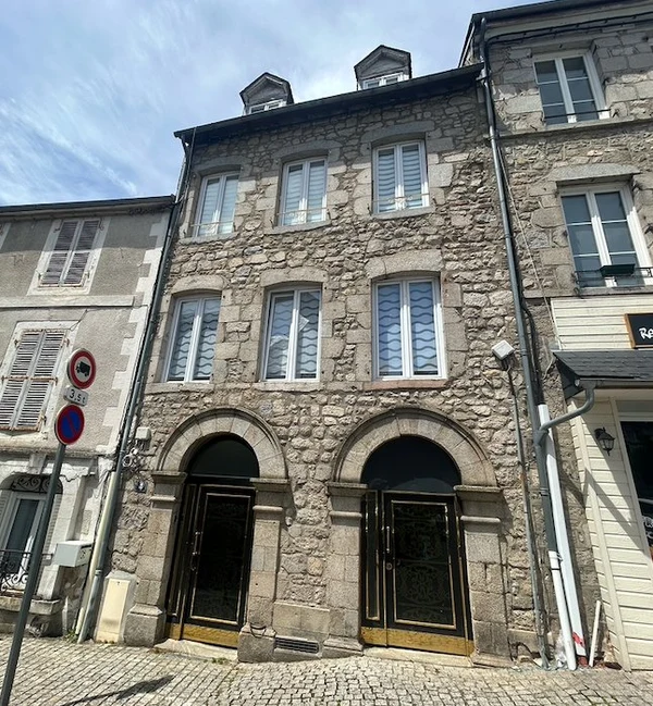 Immeuble 0p à Ussel