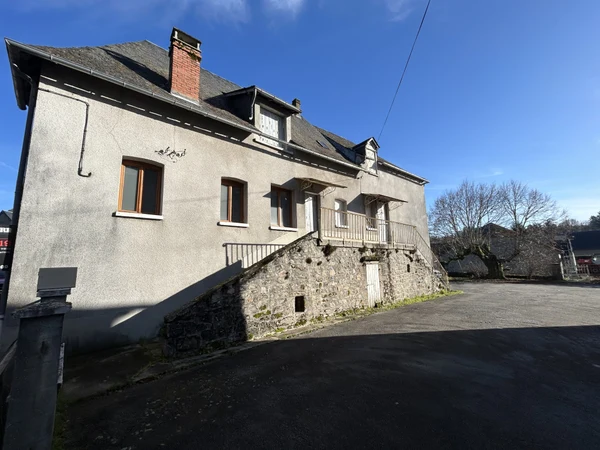 Maison 10p à Meymac
