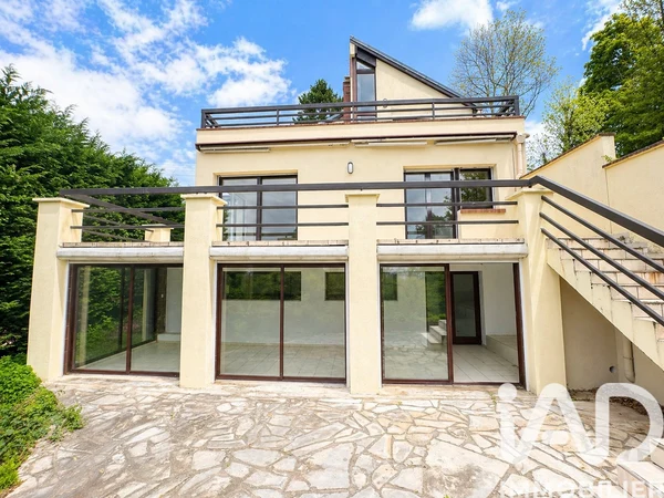 Maison 9p à Enghien-les-Bains