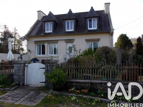 Maison 6p à Huelgoat