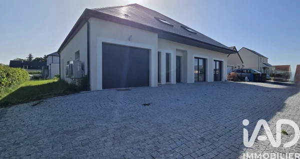 Maison 7p à Saint-Ay