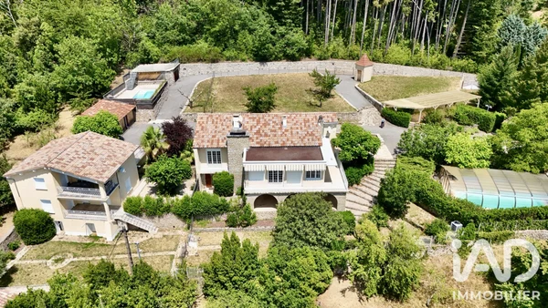Maison 11p à Meyras
