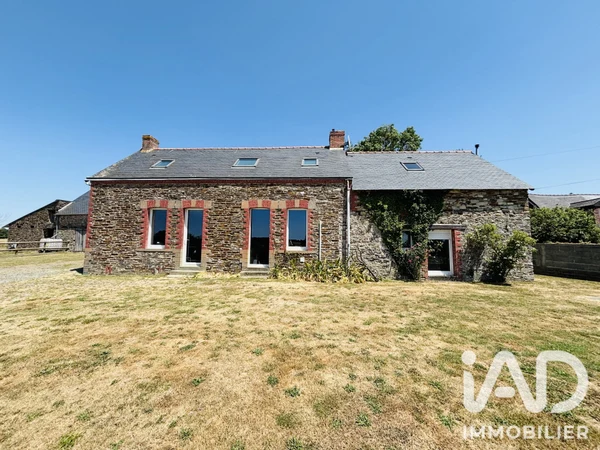 Maison 5p à Saint-Aubin-des-Châteaux
