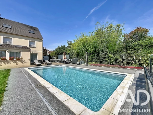 Maison 7p à Villeneuve-Saint-Denis