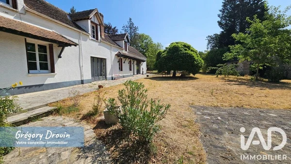Maison 11p à Le Vaudoué