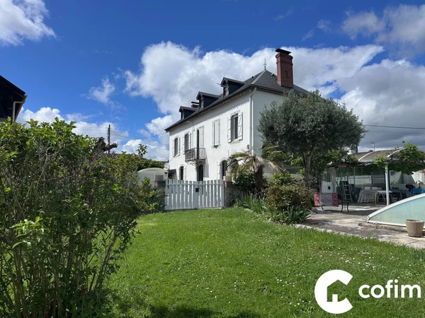 Maison 8p à Orleix