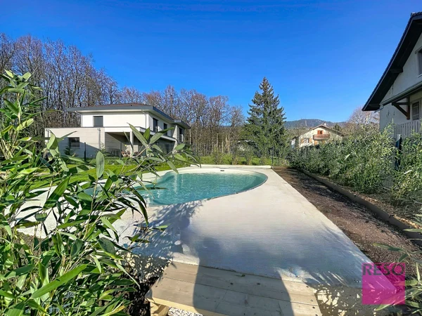 Maison 10p à Cranves-Sales