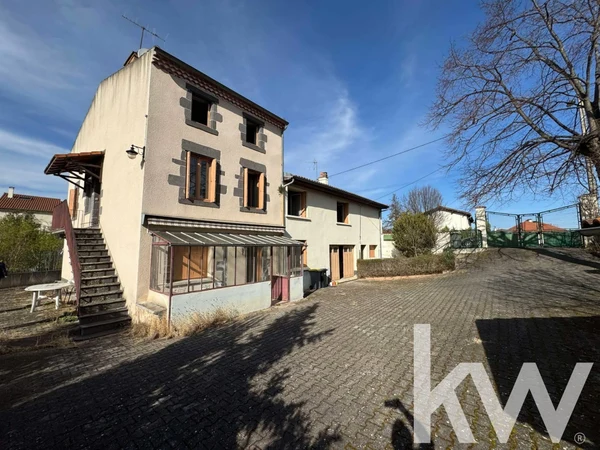 Maison 9p à Le Cendre