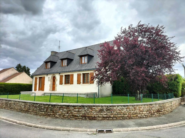 Maison 7p à Saint-Pierre-des-Nids