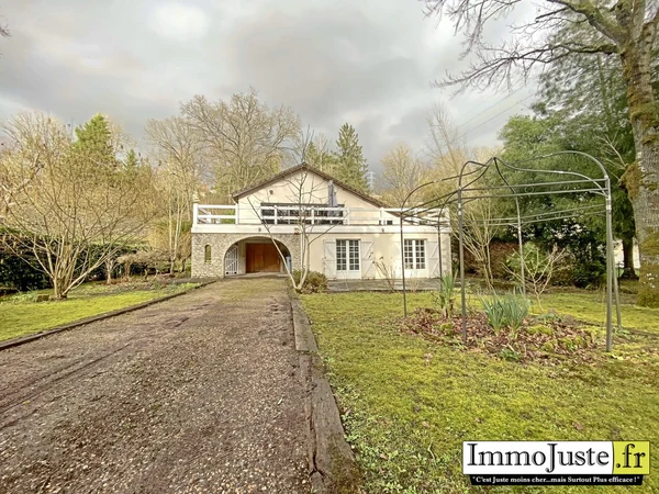Maison 7p à Les Essarts-le-Roi