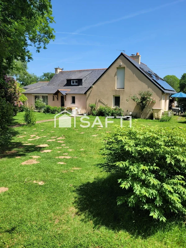 Maison 9p à Saint-Hernin