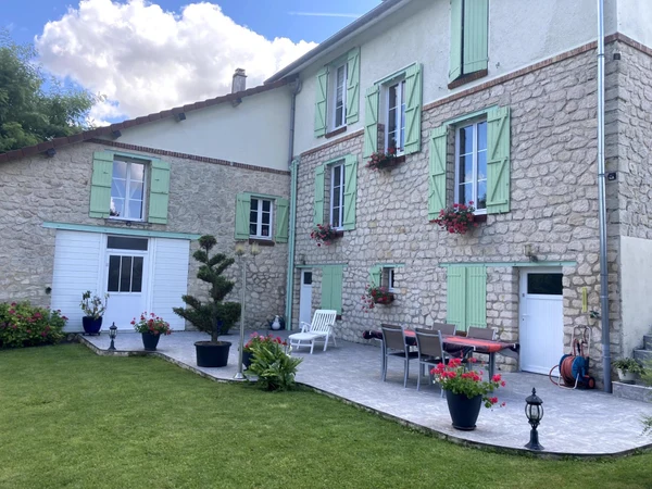 Maison 12p à Givry
