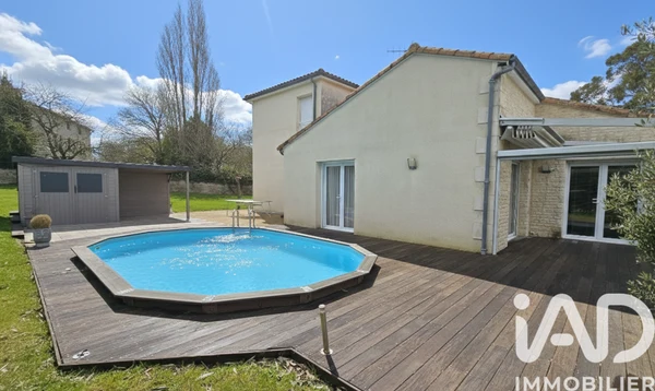Maison 10p à Aiffres